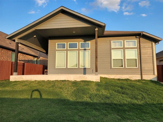 Building Photo - 472 Algaroba Loop