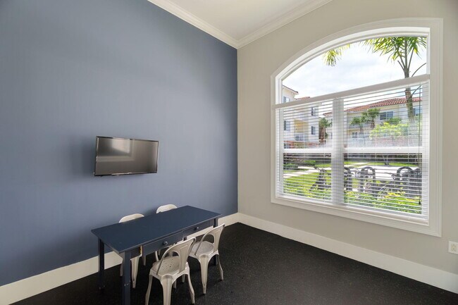 Building Photo - 9901 Baywinds Blvd