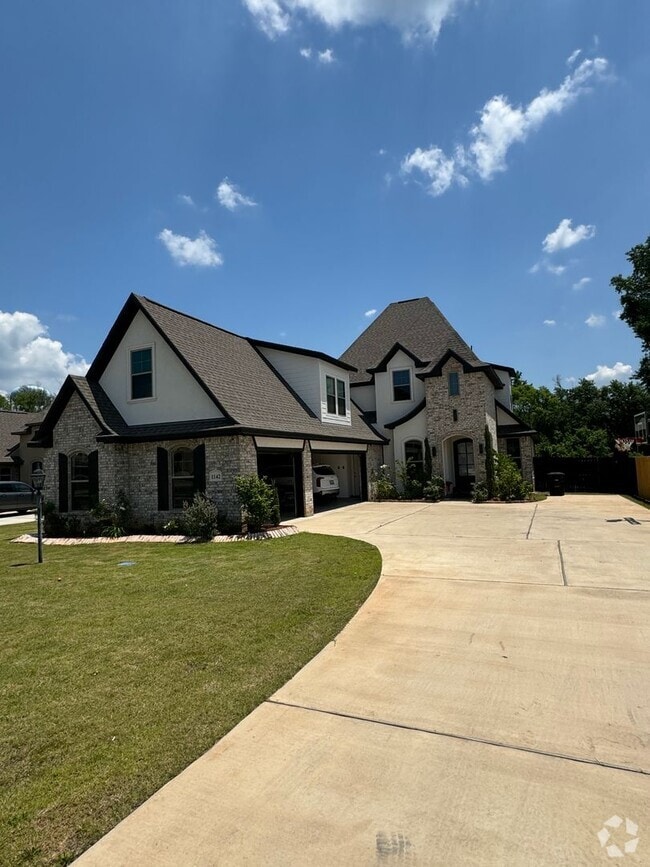 Building Photo - Rental Property