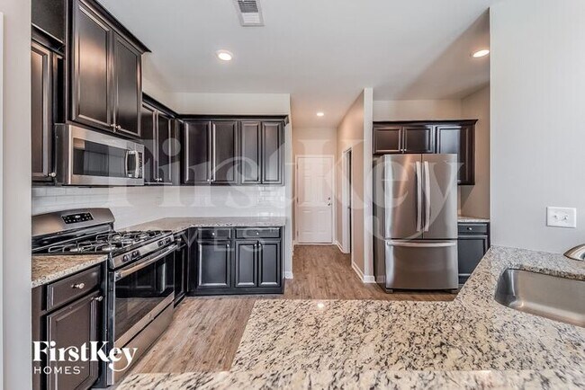 Building Photo - 786 Redbud Ln