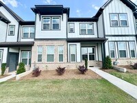 Building Photo - 5811 Clear Creek Ln