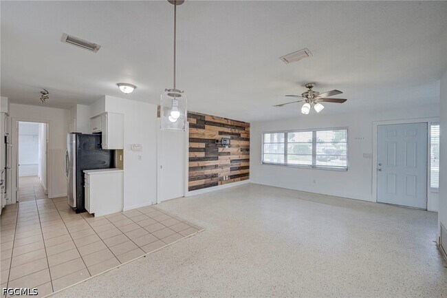 Building Photo - 220 Punta Alta Ct