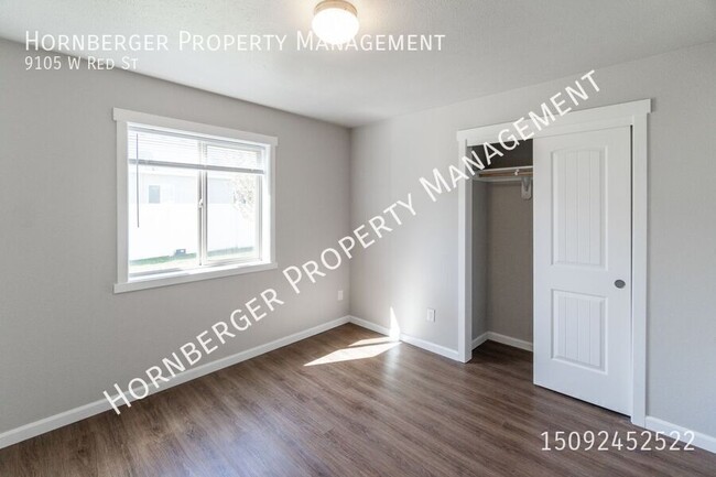 Building Photo - 9105 W Red St