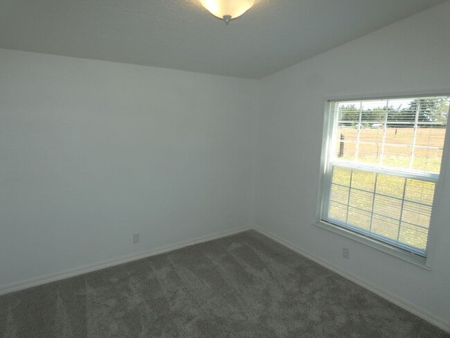 Building Photo - APPLICATION PENDING **Country Living**