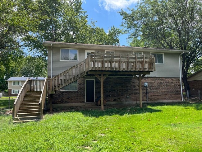 Building Photo - Make this  beautiful home yours!! Features...