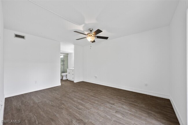 Building Photo - 4610 Chantelle Dr