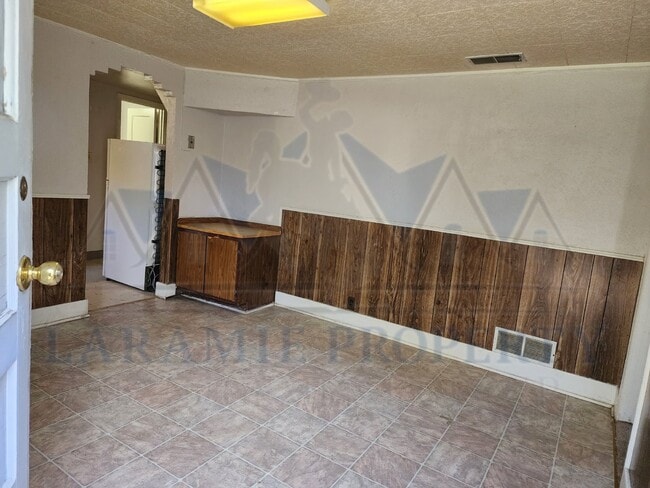 Building Photo - 1 Bedroom 1 Bathroom Apartment