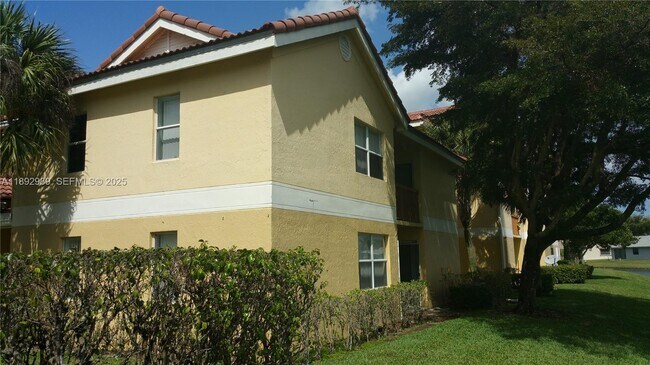 Building Photo - 7640 Westwood Dr