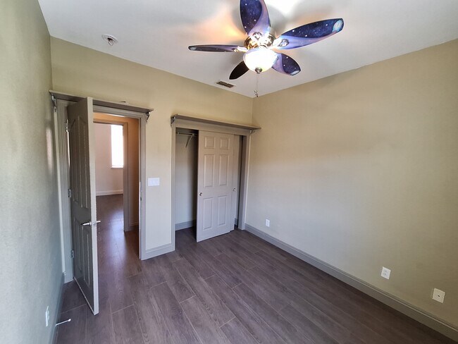 Building Photo - 5424 Knotty Pine Way