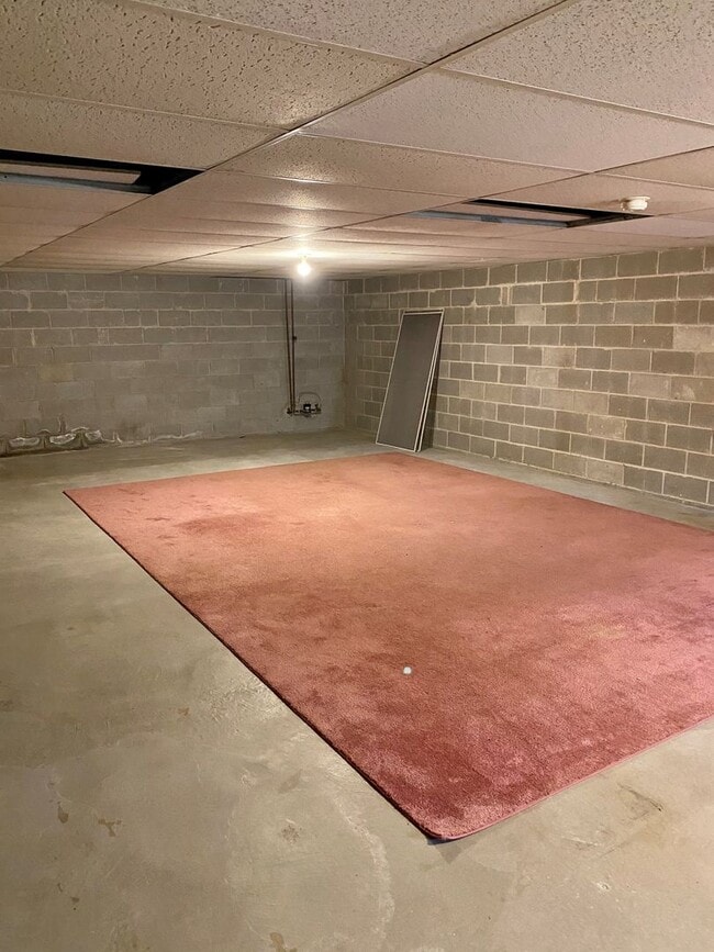 Building Photo - Amazing 2-Bedroom/2-Bathroom Condo with Parking Space in West Chester! Available mid-February!