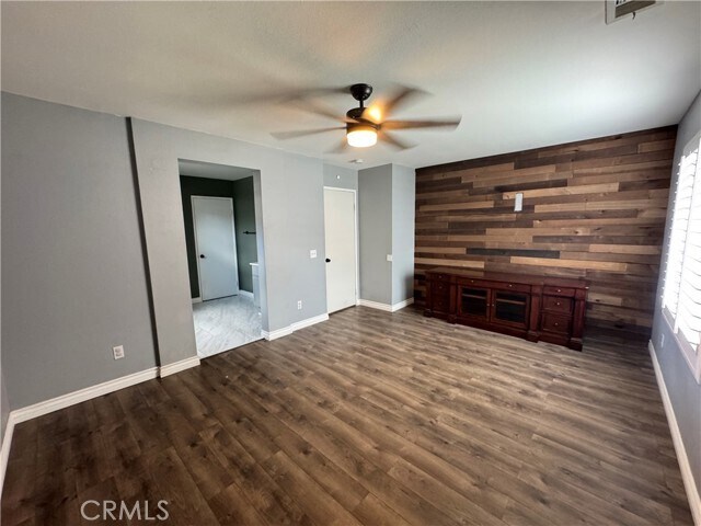 Building Photo - 1517 Marigold Dr
