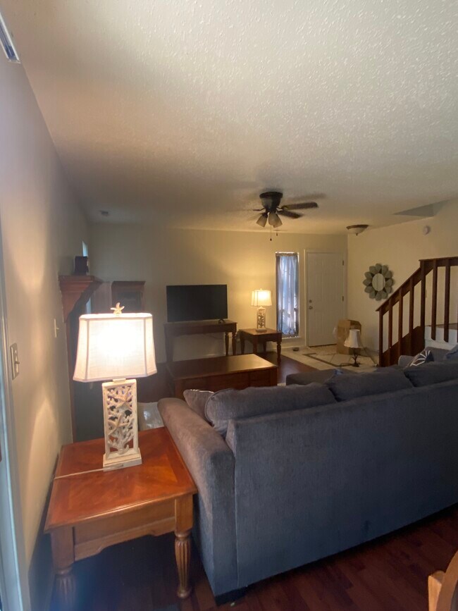 Building Photo - 2307 Dorian Ct