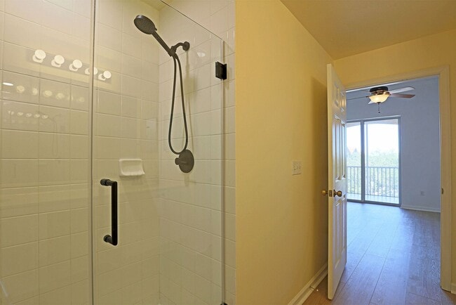 Building Photo - The Enclave 9005-1919