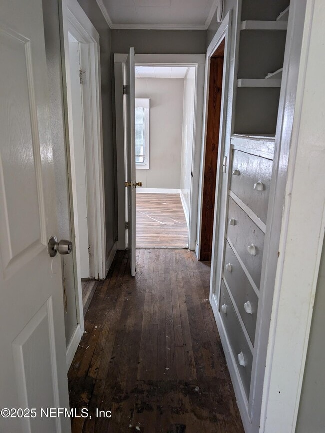 Building Photo - 220 2nd Way