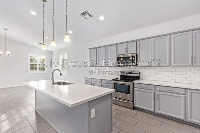 Building Photo - 2435 N 27th St