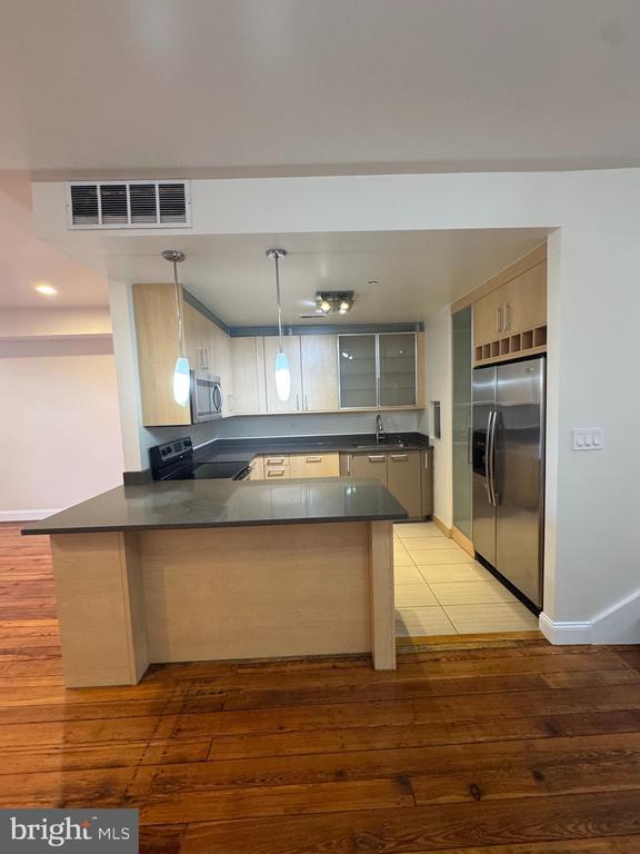 Building Photo - 1029 St Paul St