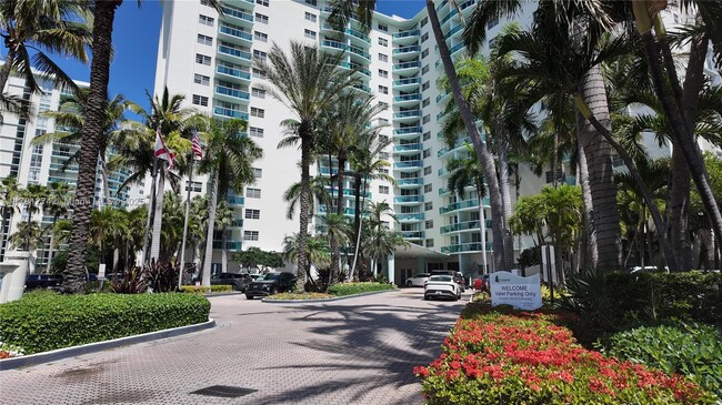 Primary Photo - 3901 S Ocean Dr