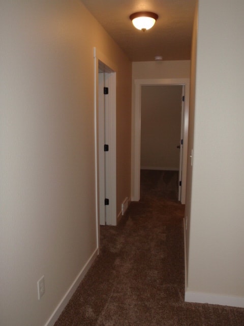 Building Photo - Half month free with a six month lease