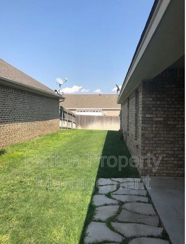 Building Photo - 6809 Nick St