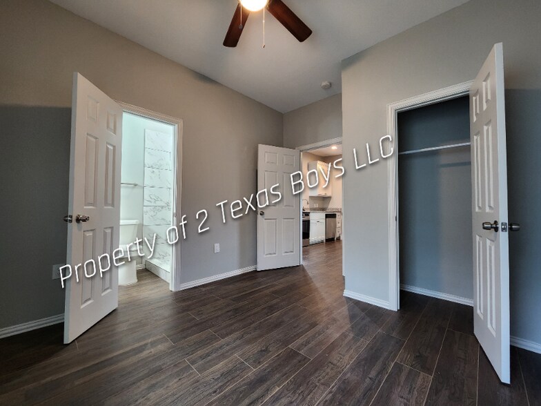 Building Photo - 101 N Pecan St