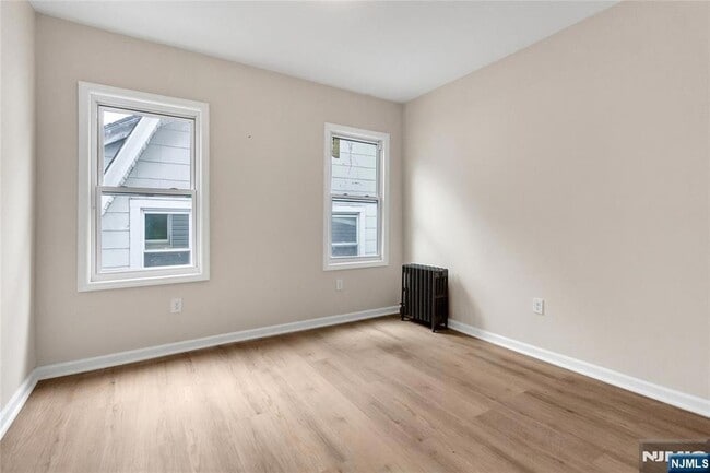 Building Photo - 247 Duane St