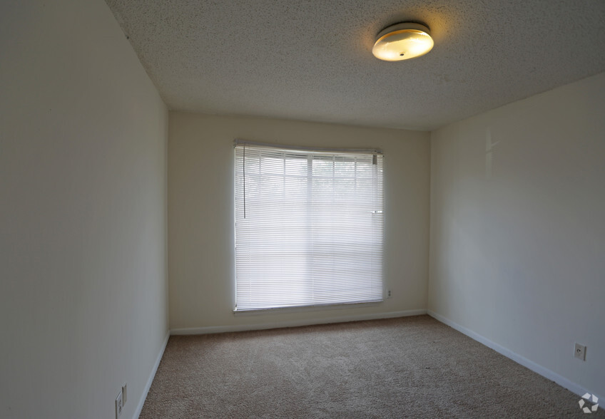 1Br, 1Ba - Summer Rise