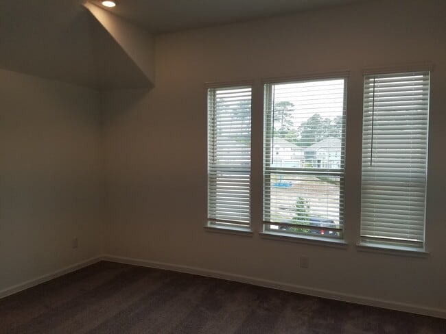 Building Photo - 535 Bristol Tide Ct