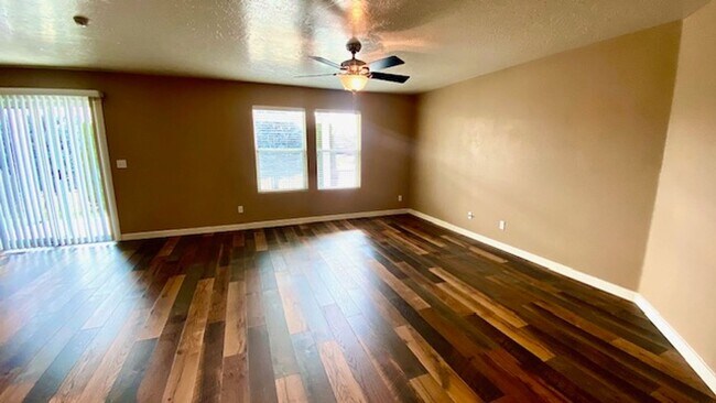 Building Photo - 3 Bed (+ bonus room) 2 Bath Home in Meridi...