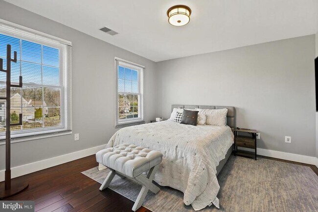 Building Photo - 6355 Highgrove Park Ct