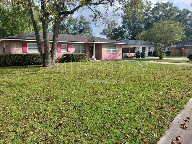 Building Photo - 7819 Lisa Dr E