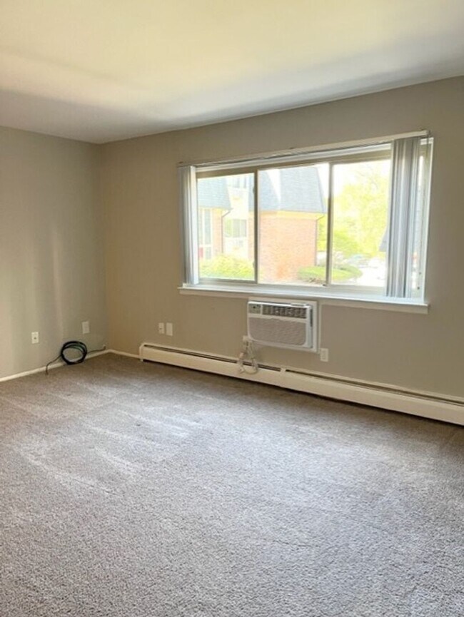 Primary Photo - Charming 1 bedroom/1bath apartment near Do...