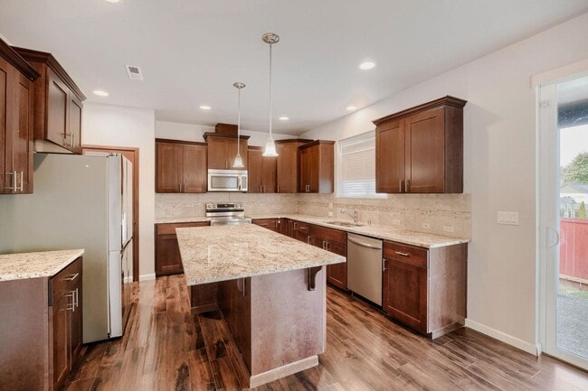 Building Photo - Amazing 4bed/2.5bath with Den in Kent, WA!