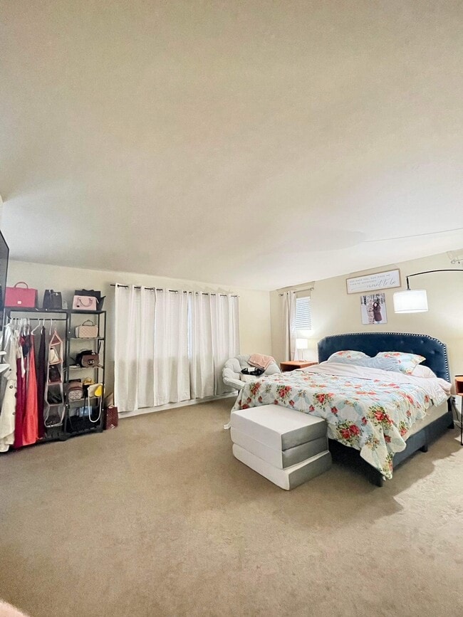 Building Photo - 1616 Farina Lp SE