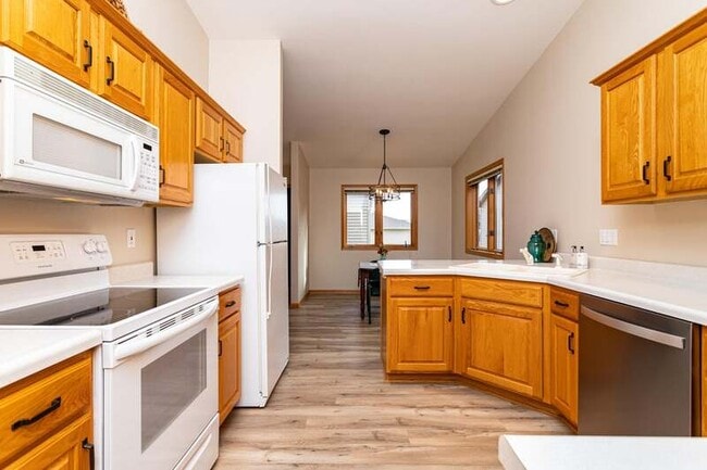 Building Photo - 3309 Polaris Dr