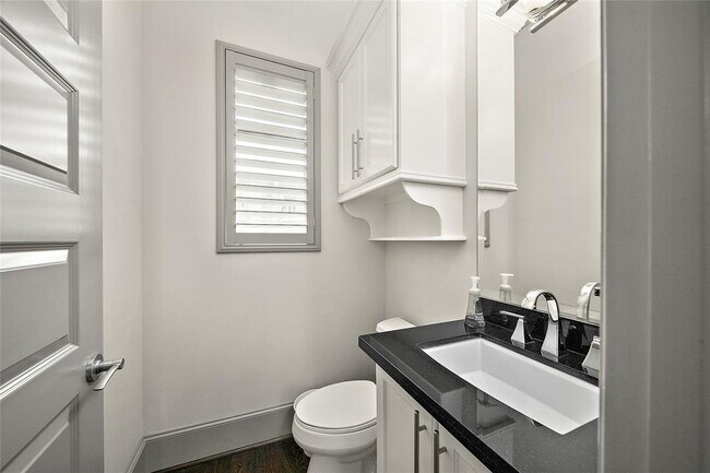 Building Photo - 2905 Bering Dr