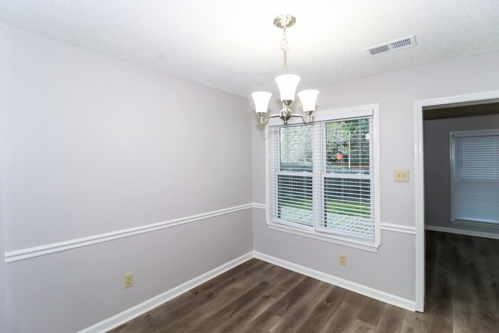 Building Photo - 7418 Overcreek Ln
