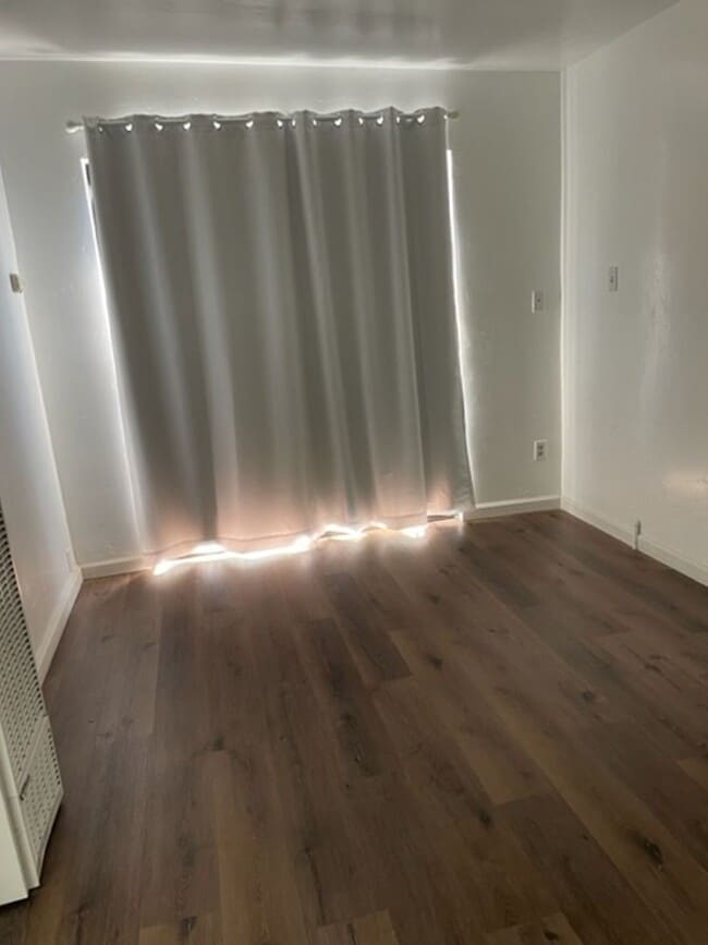 Building Photo - El Camino Real 6