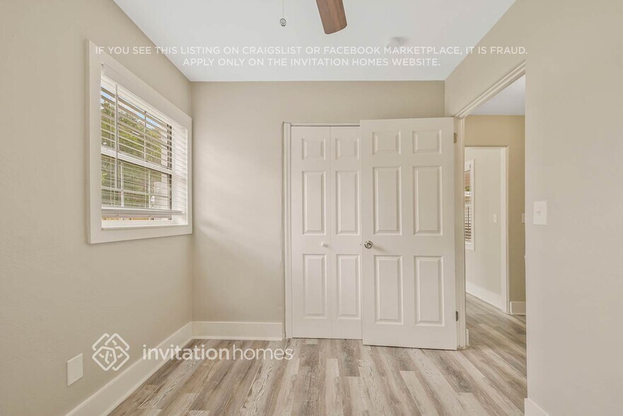 Building Photo - 450 Iris Rd