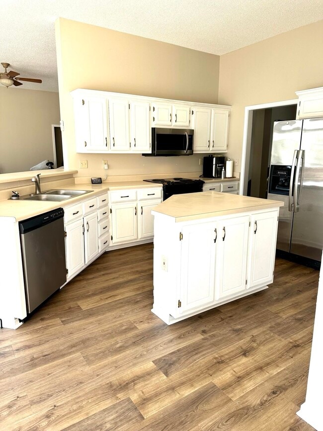 Building Photo - 1250 Sugar Ln