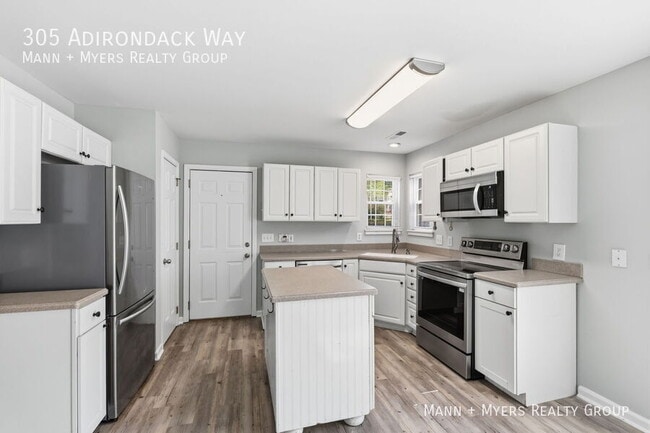 Building Photo - 305 Adirondack Way