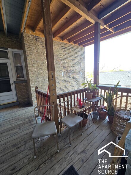 Building Photo - 2474 W Pensacola Ave