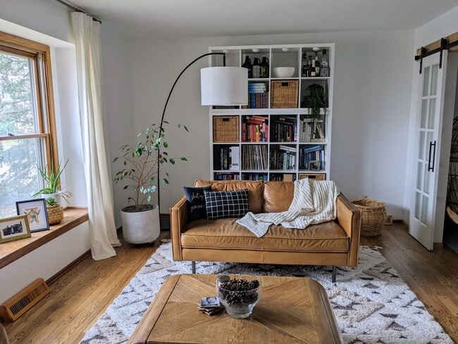 Building Photo - 3 Bedroom 1.5 Bathroom Single Family