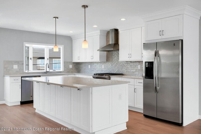 Building Photo - 1332 Ocean Ave