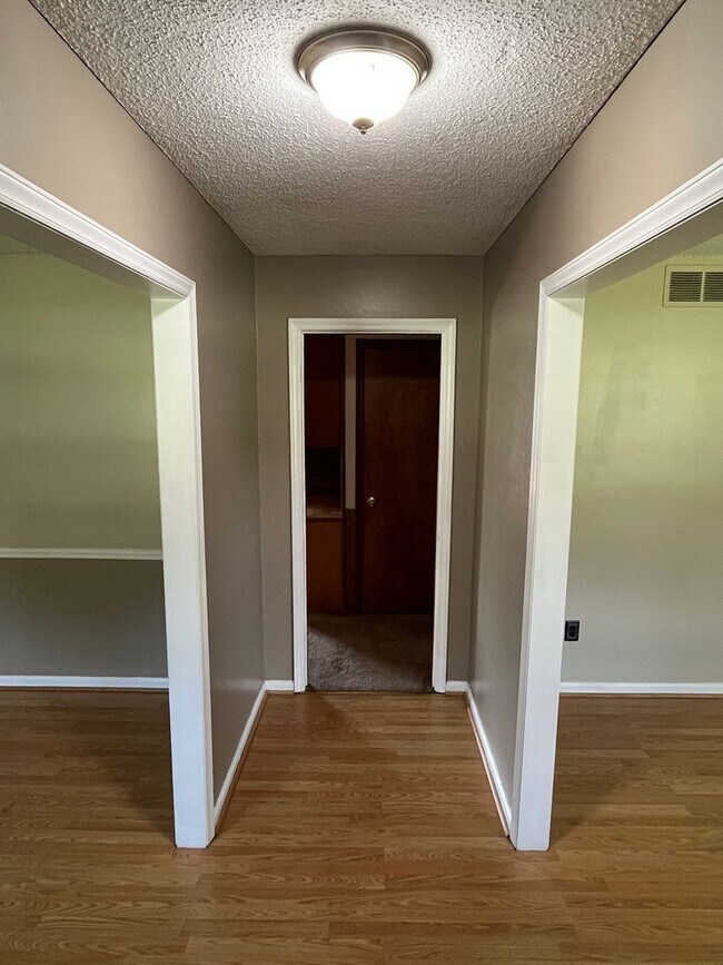 Building Photo - Spacious 4-Bedroom 3-Bathroom Brick Home in Arcadia Area
