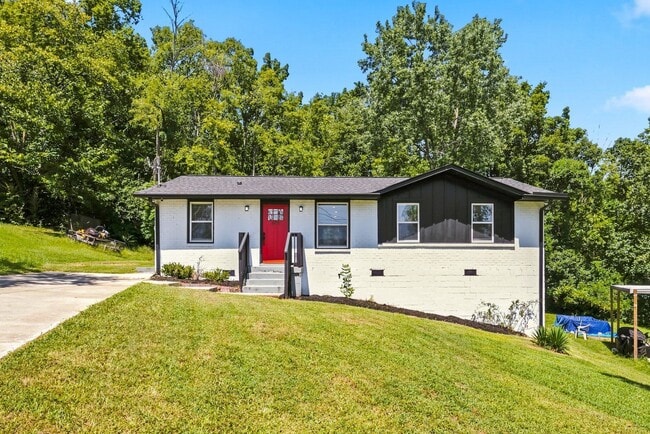 Building Photo - 625 Maclaurin Ct