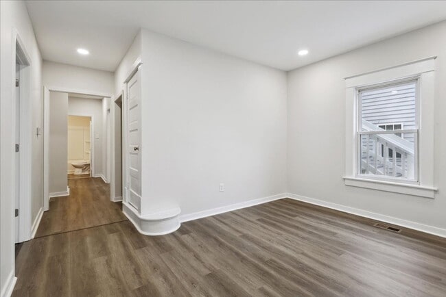 Building Photo - 1307 Holly Ave