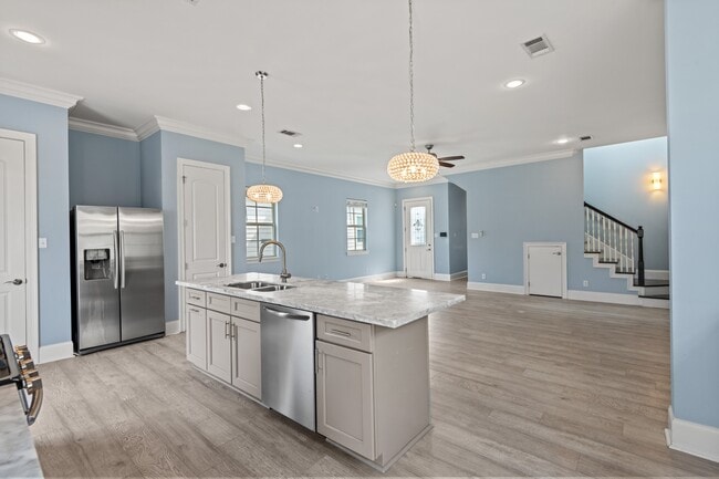 Building Photo - 5760 Warrington Dr