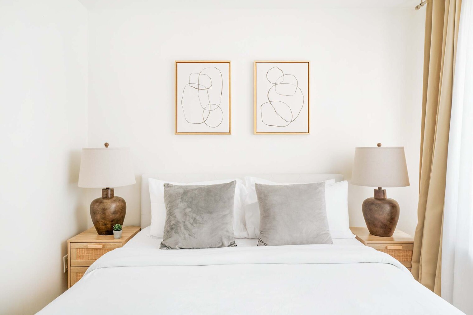 Building Photo - 244 E 75th St