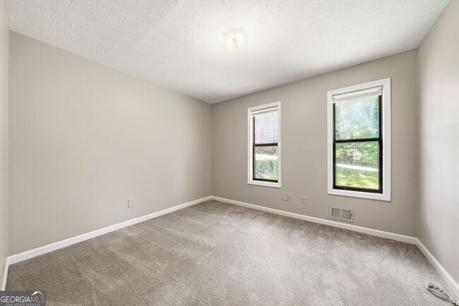 Building Photo - 4741 N Springs Rd NW