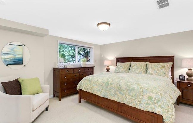 Building Photo - Laurelhurst Home